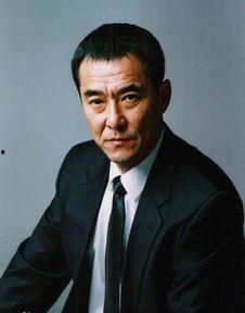 演员王庆祥个人资料,从舞台到荧屏，演绎人生百态的资深演员