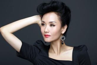 李颖个人资料简介,才华横溢的青年才俊，多领域成就斐然