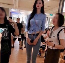 女主播商场,直播带货背后的商业传奇